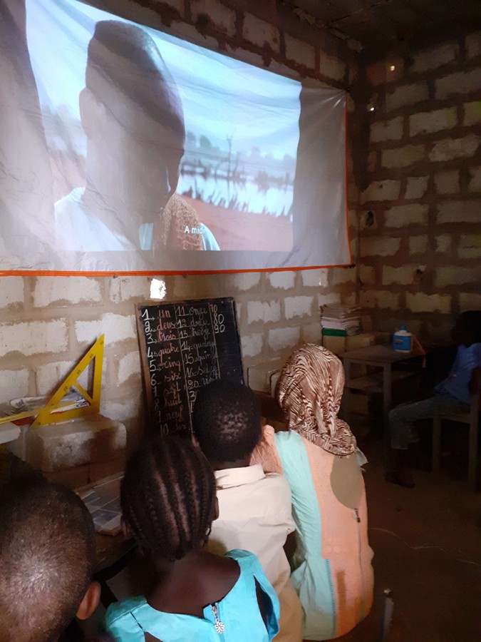 Ecole de Keur Thiam: Devant l'écran